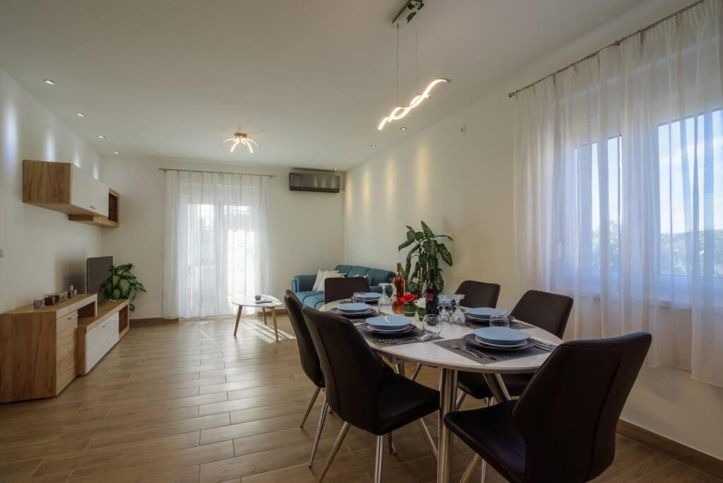 House Ana- For Quite And Relaxing Vacation Casa vacanze Seget Vranjica
